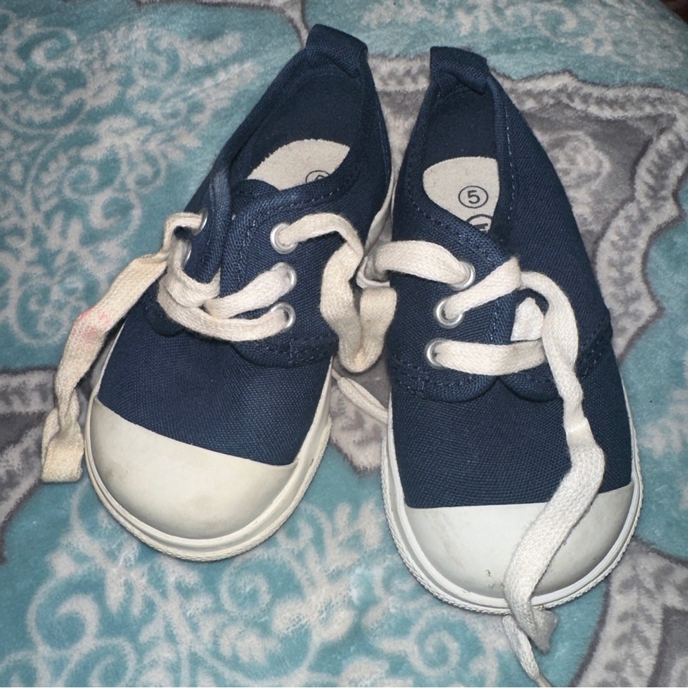KIDS CONNECTIONS SHOE SIZE 5 kids blue/white